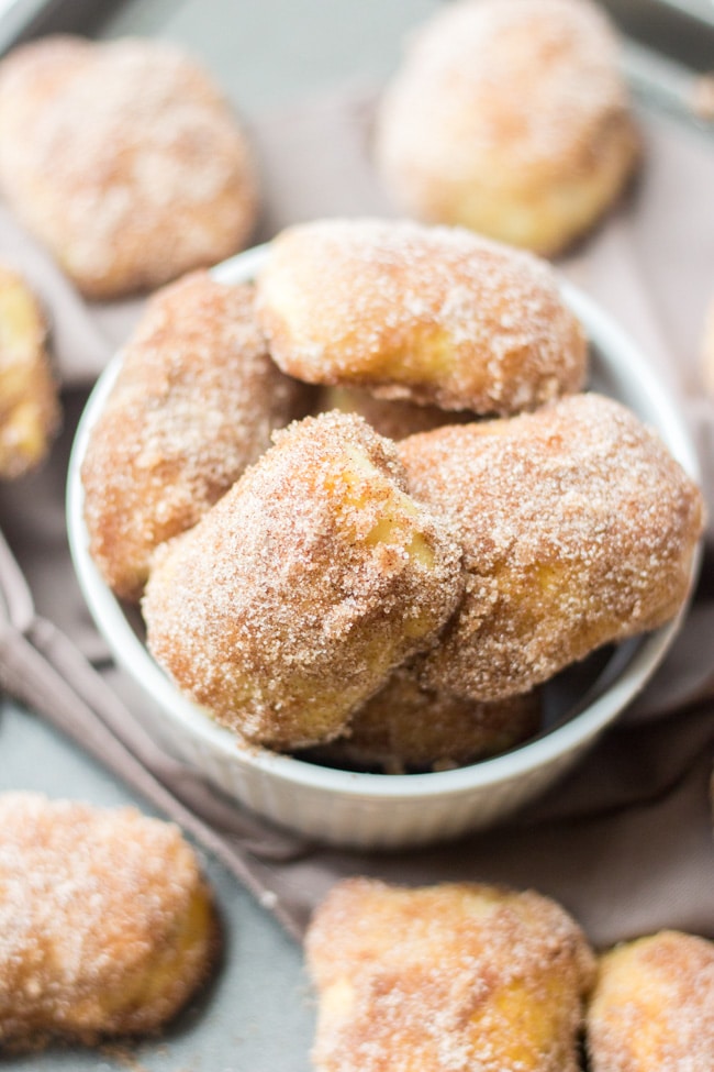 Soft and delicious, these cinnamon sugar pretzel bites are stuffed with nutella and are the perfect snack or dessert recipe for parties. 