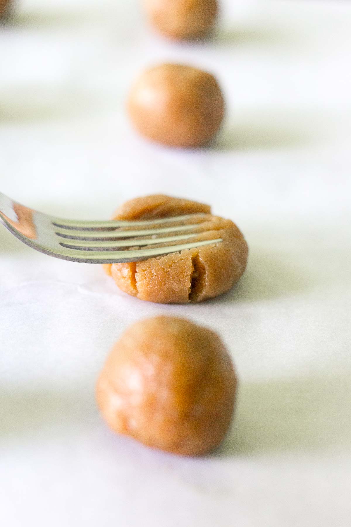 how to make flourless peanut butter cookies