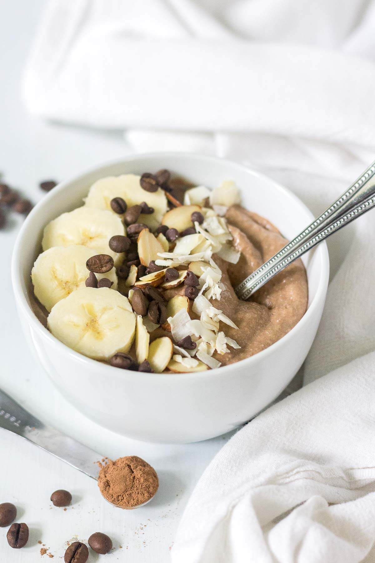 https://whatmollymade.com/wp-content/uploads/2017/07/mocha-protein-smoothie-bowl-6.jpg