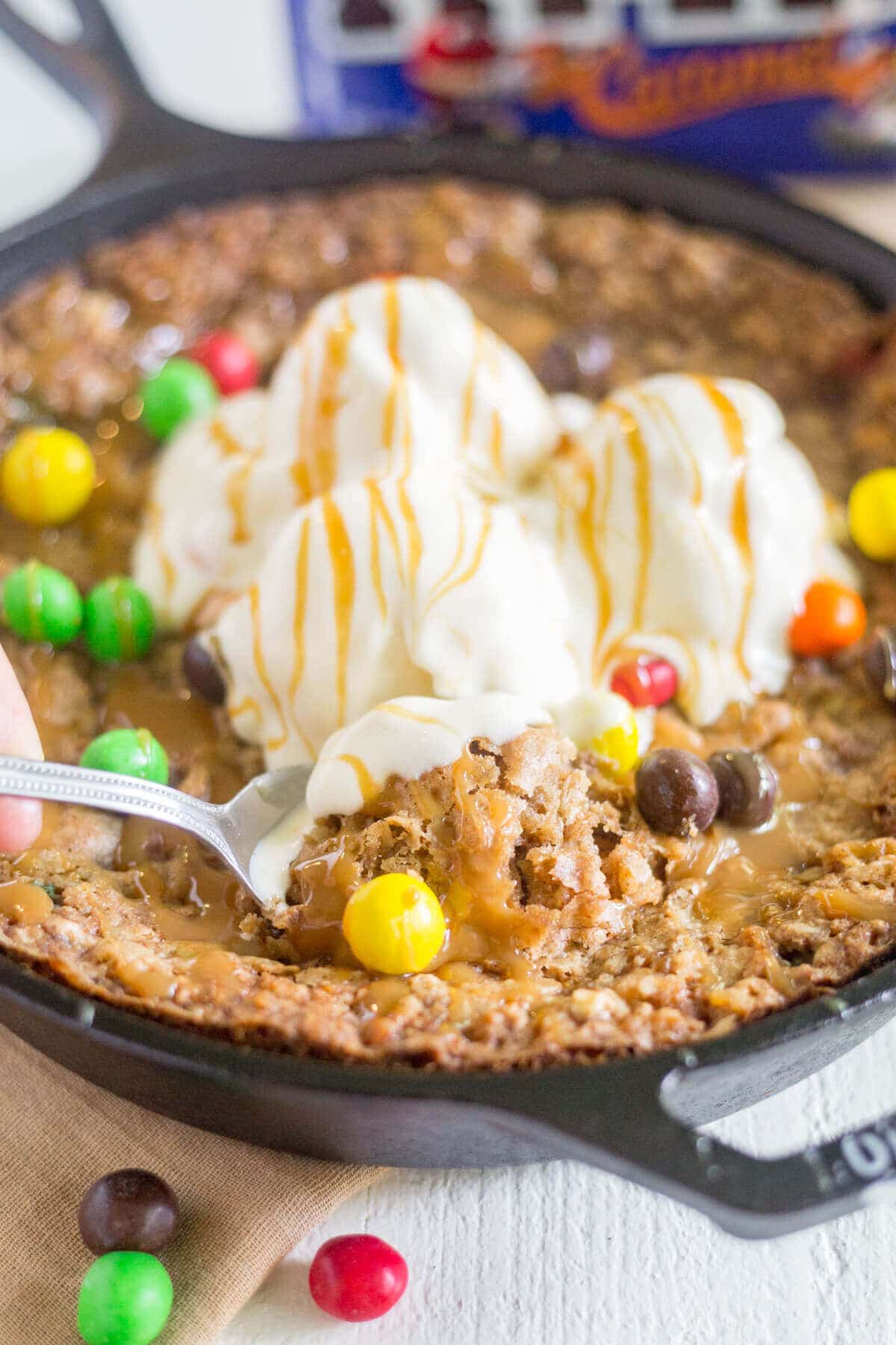 cookie in cast iron skillet