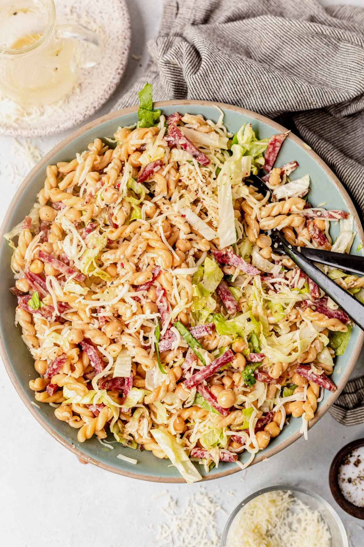 https://whatmollymade.com/wp-content/uploads/2020/05/pasta-salad-recipe-with-salami.jpg