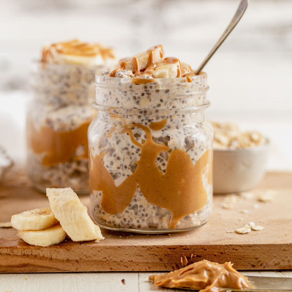 Peanut Butter Overnight Oats With Banana [Gluten Free]