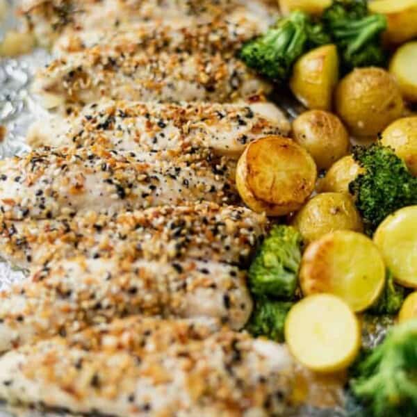 cropped-everything-but-the-bagel-chicken-and-veggies.jpg