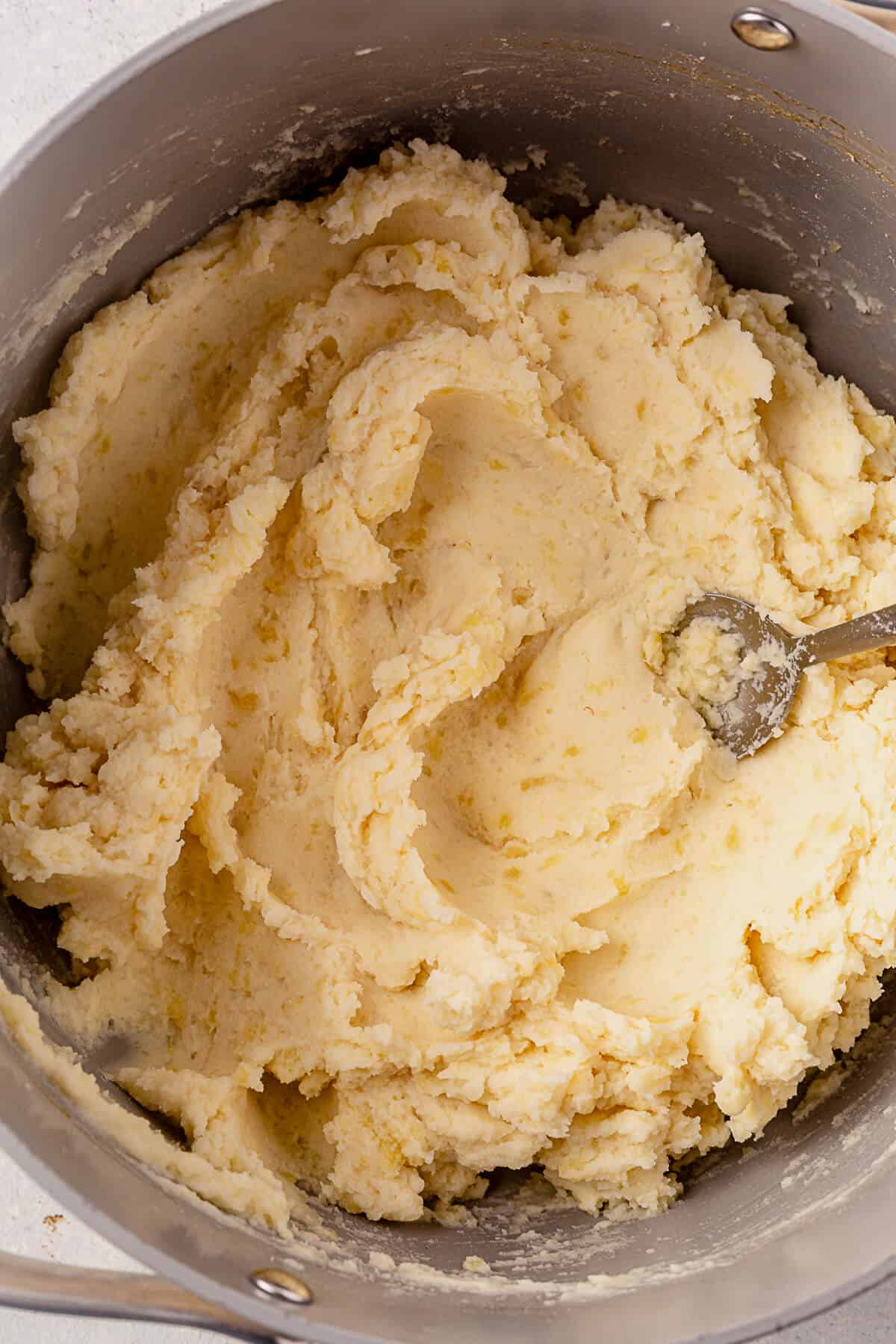 dairy free mashed potatoes in a pot