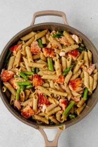 Salmon Pesto Pasta Recipe (25 Minutes)