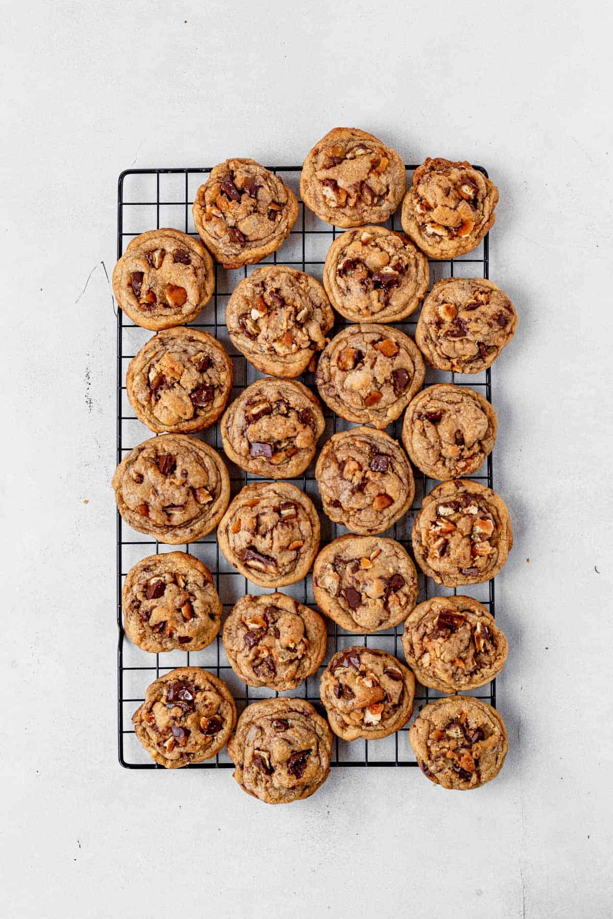 toffee cookies cooling on a wire rack
