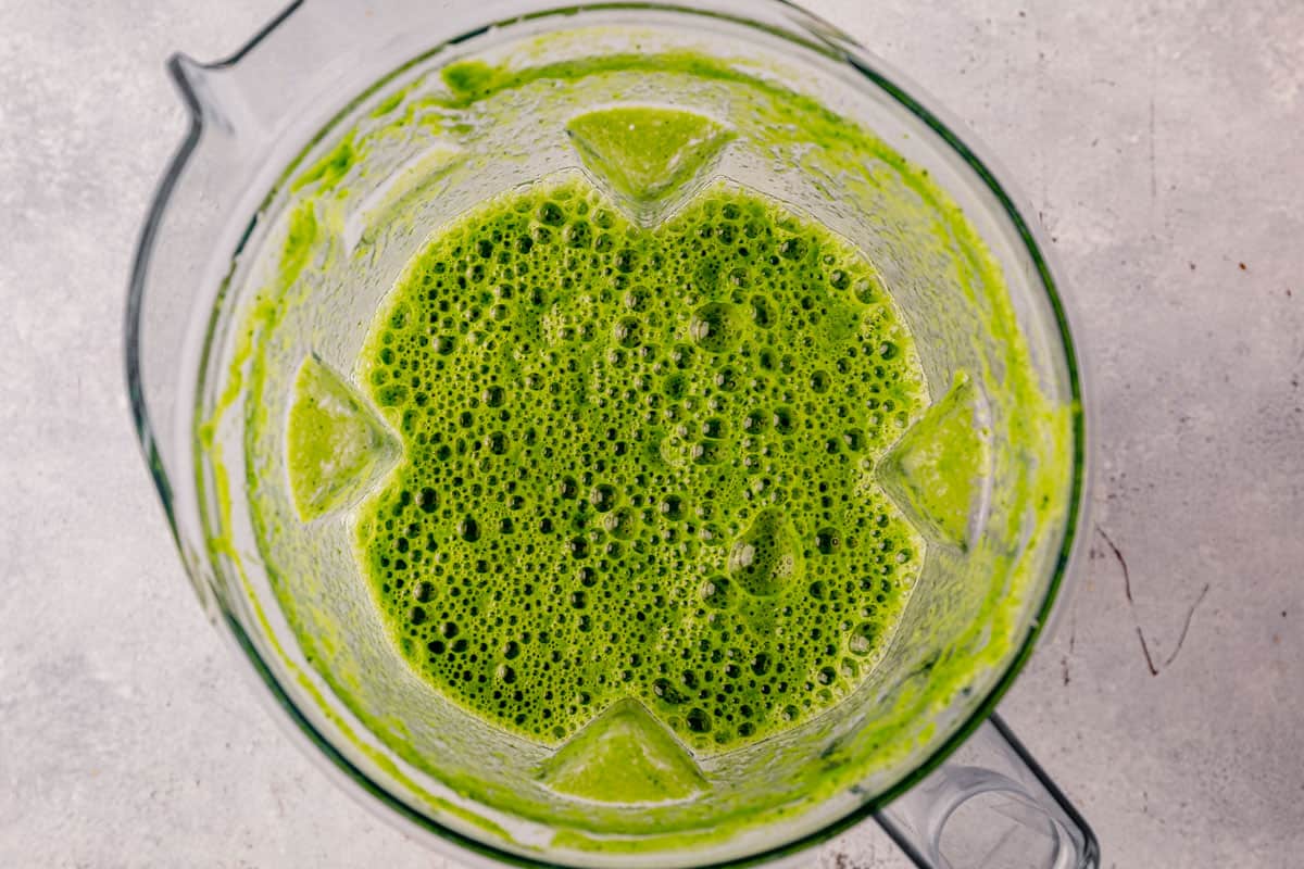 green juice in a blender