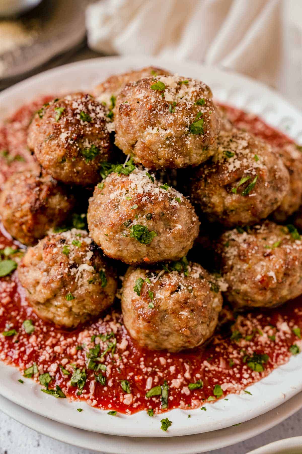 Juicy baked meatballs with marinara