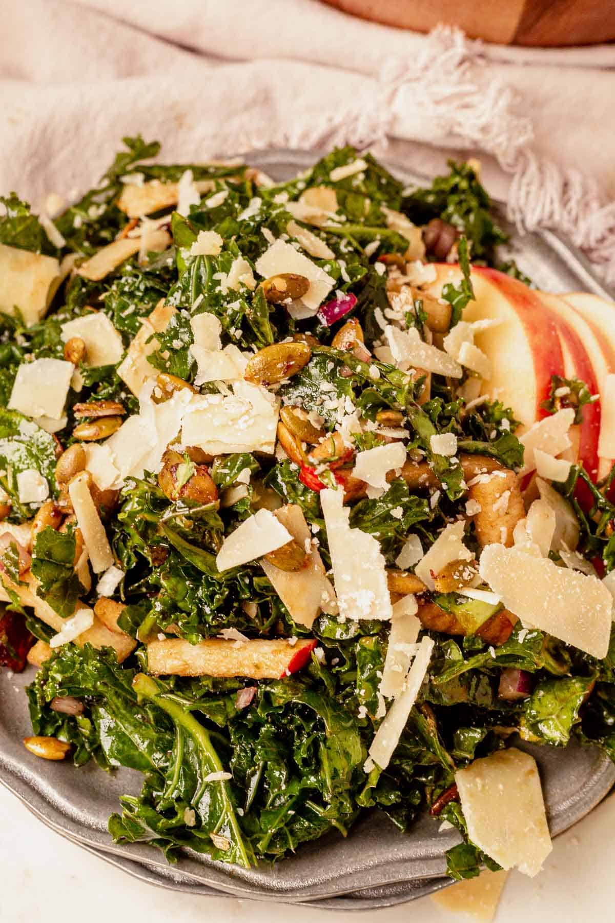 kale apple salad with balsamic dressing