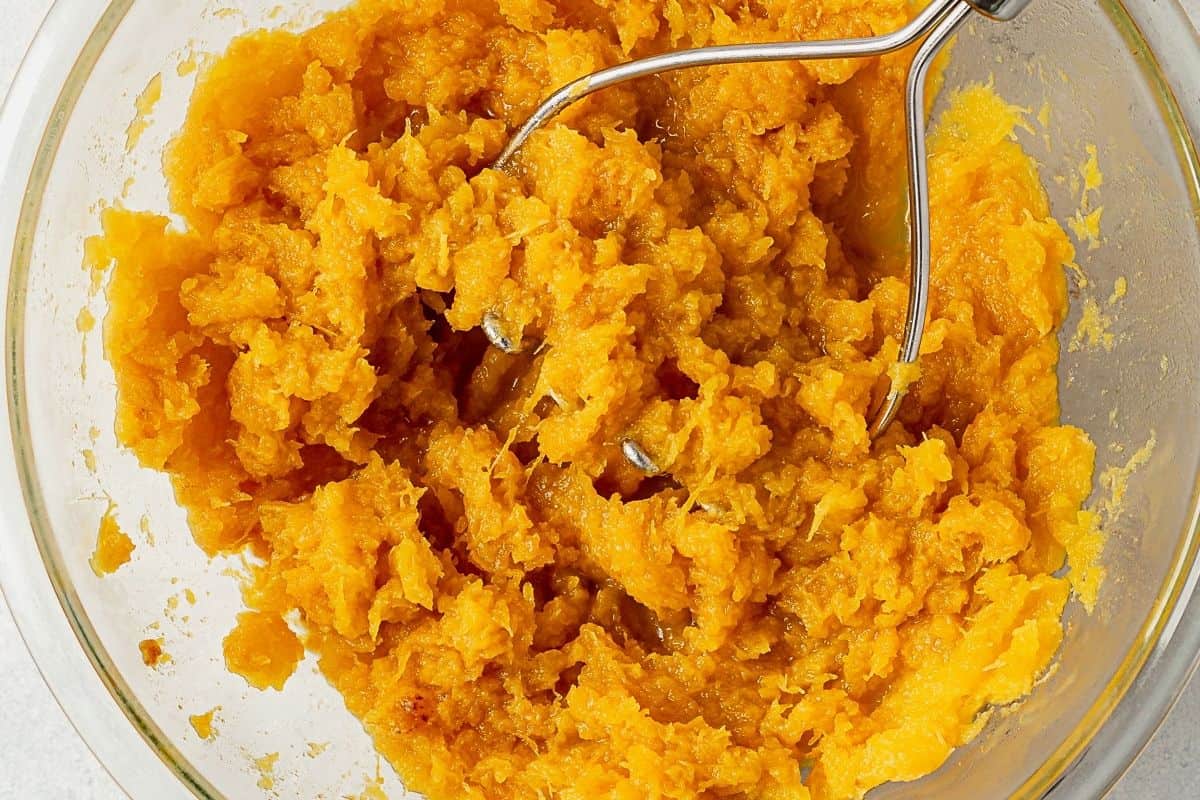 mashed acorn squash in a bowl
