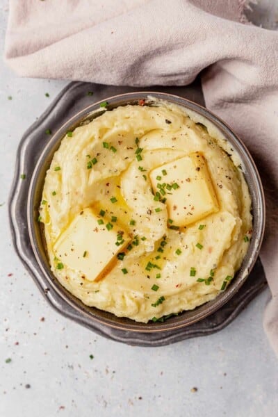 How To Thicken Mashed Potatoes Quick (3 Easy Ways)