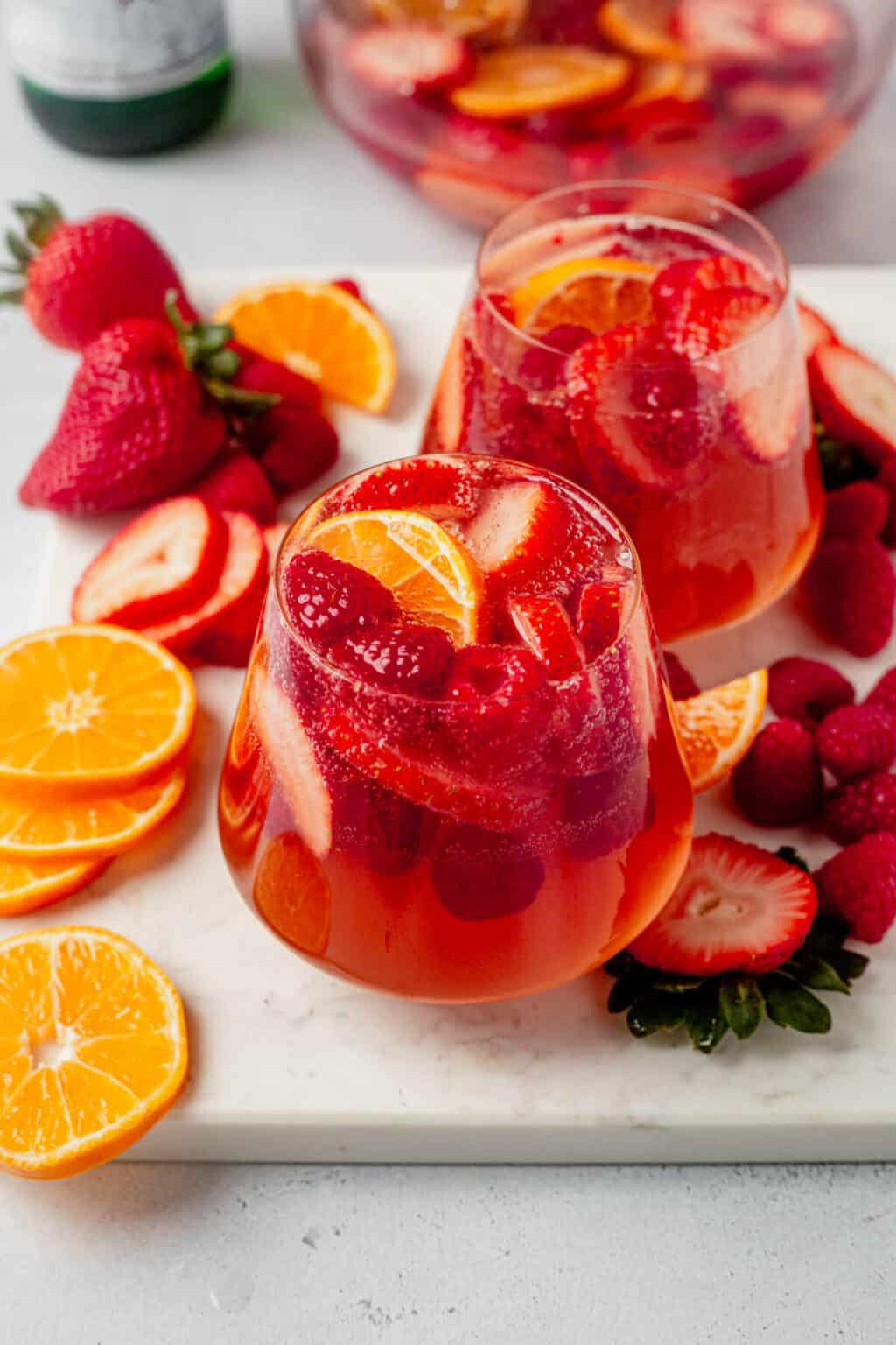 Easy Peach Moscato Sangria Recipe (White or Pink Wine)