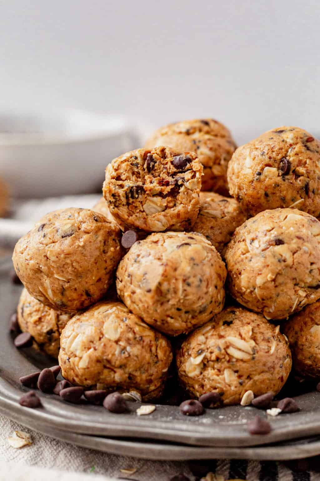 Oatmeal Peanut Butter Protein Balls (Easy, NoBake Recipe!)