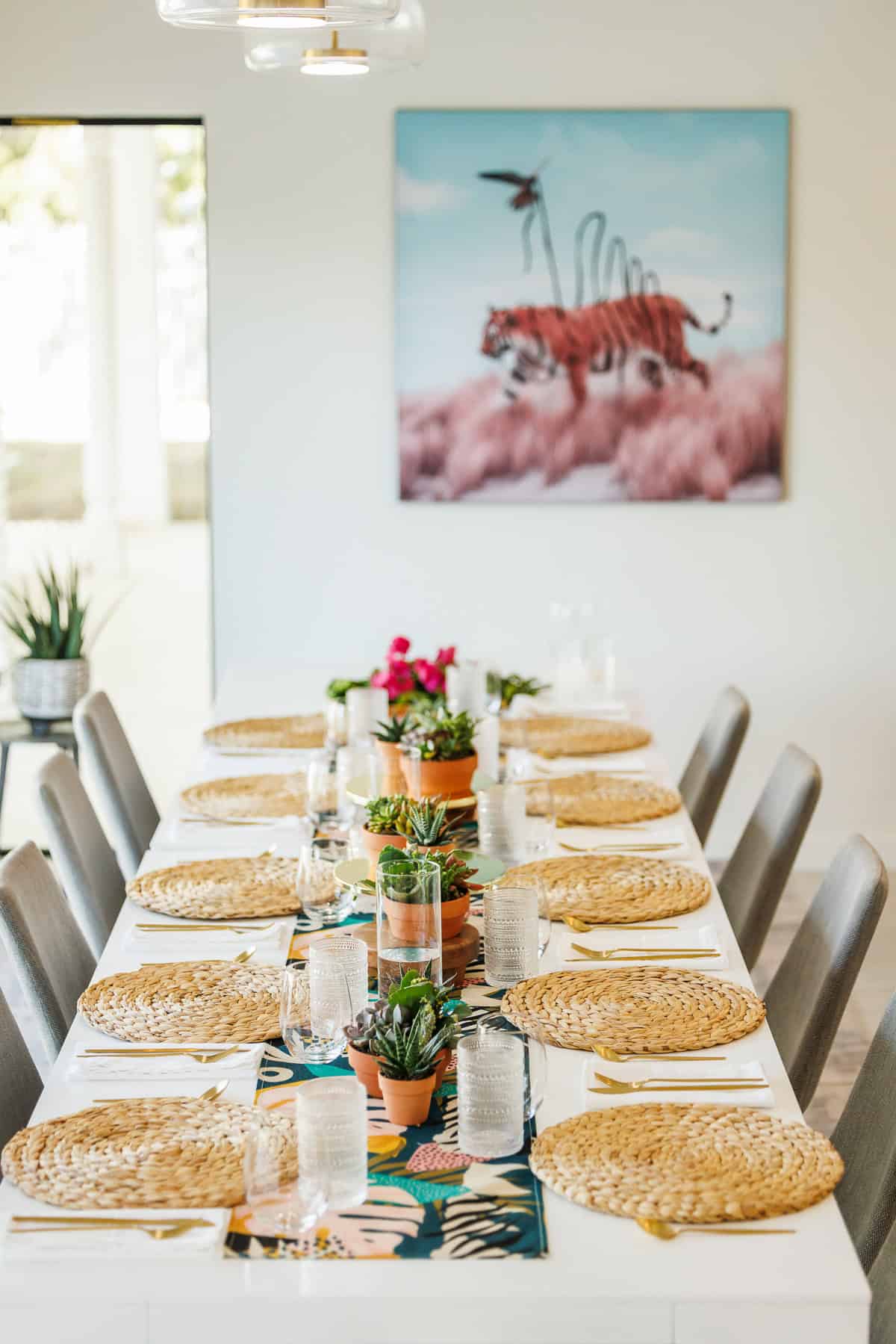 welcome dinner tablescape.